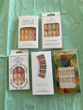 Do-It-Yourself Press-On Nails - Neutral & Peach Set